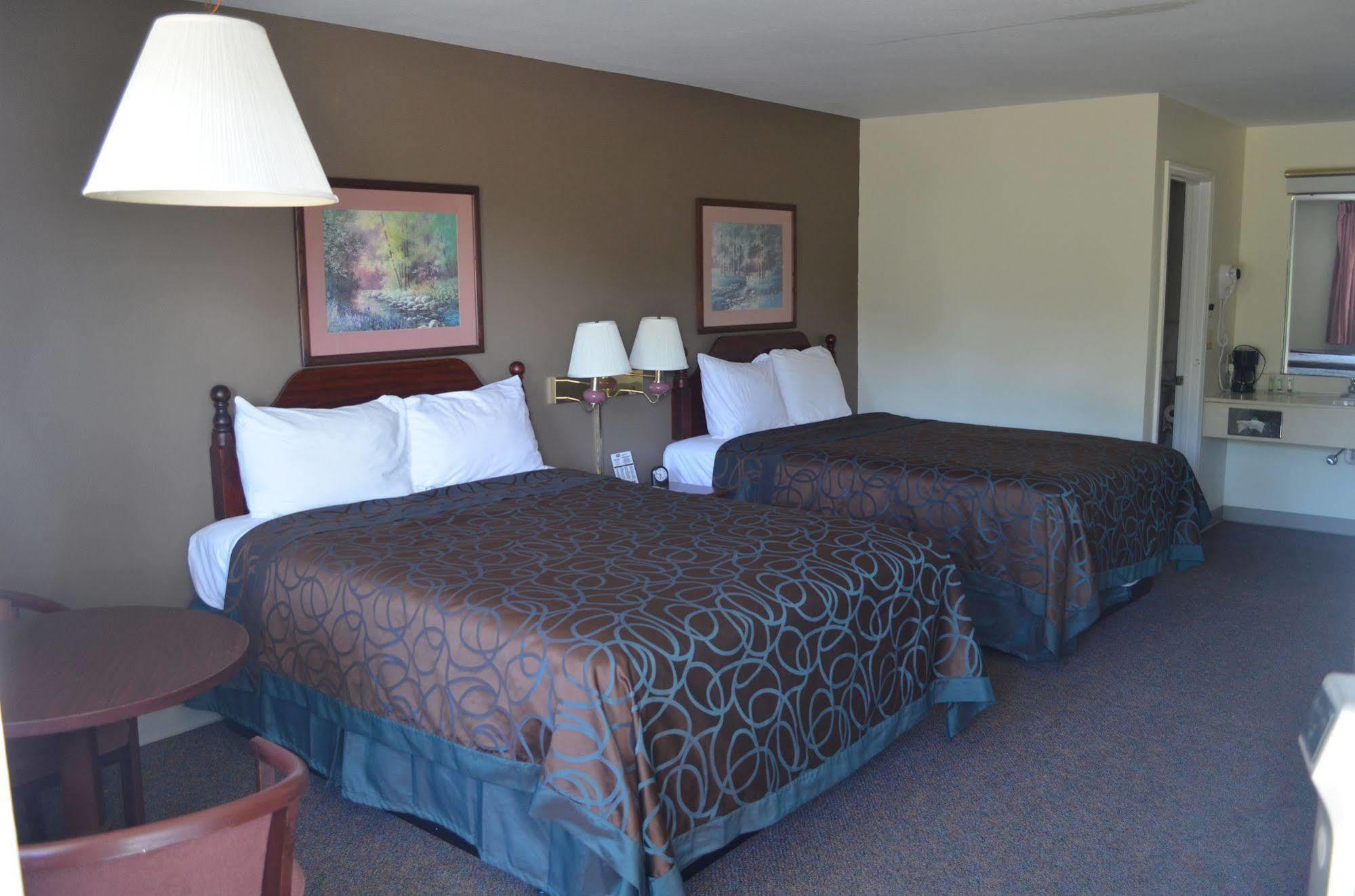 Madison Inn Lodge Fredericktown Extérieur photo