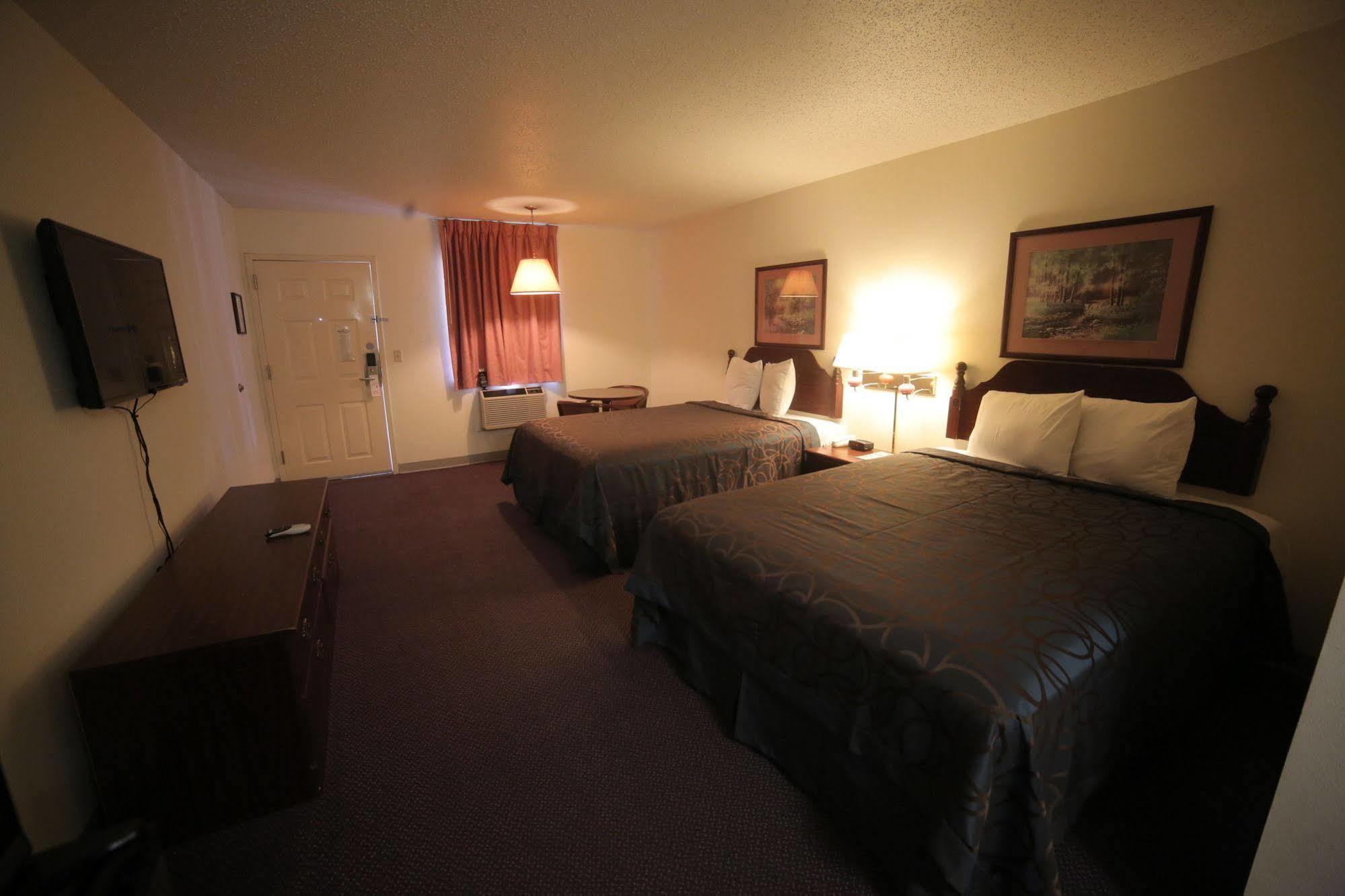 Madison Inn Lodge Fredericktown Extérieur photo
